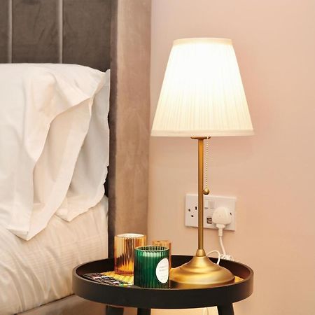 Edgware Hub Hotell London Exteriör bild