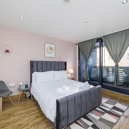 Edgware Hub Hotell London Exteriör bild