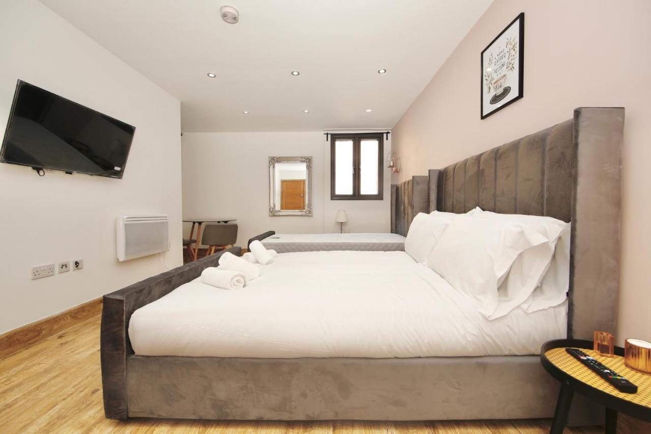 Edgware Hub Hotell London Exteriör bild