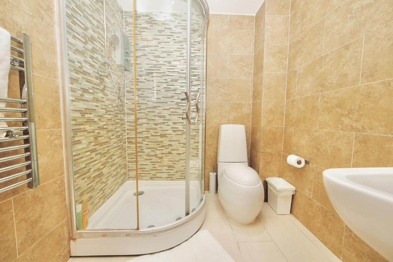 Edgware Hub Hotell London Exteriör bild