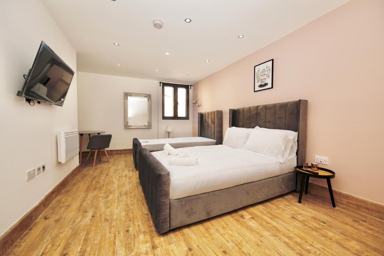 Edgware Hub Hotell London Exteriör bild