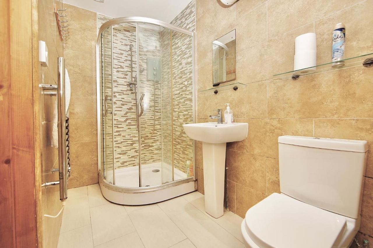 Edgware Hub Hotell London Exteriör bild